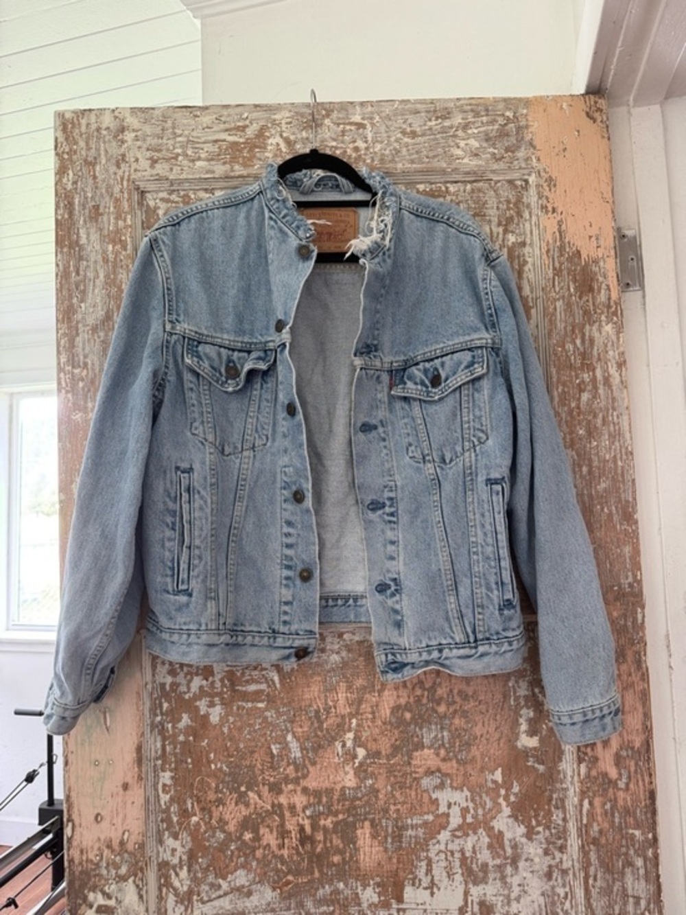 Vintage 90 Levi's oversized denim jacket vintage jean jacket with raw hem collar